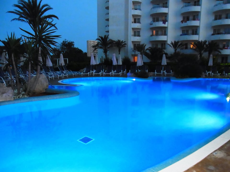 Der Pool am Abend Hipotels Hipocampo Playa