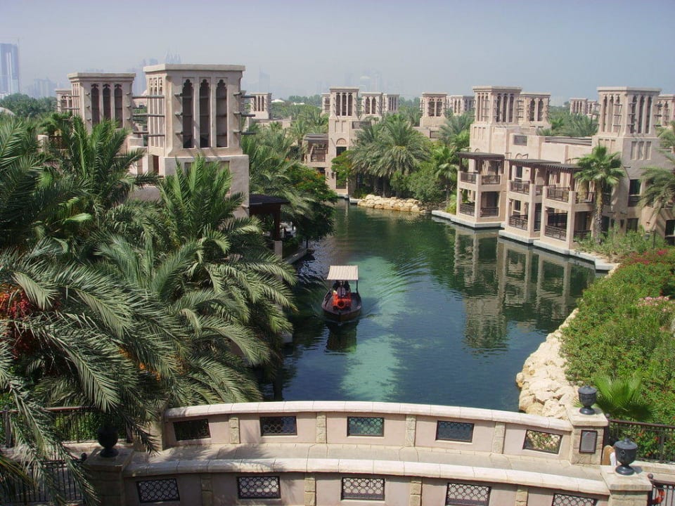 Wasserweg mit Abra Jumeirah Dar Al Masyaf