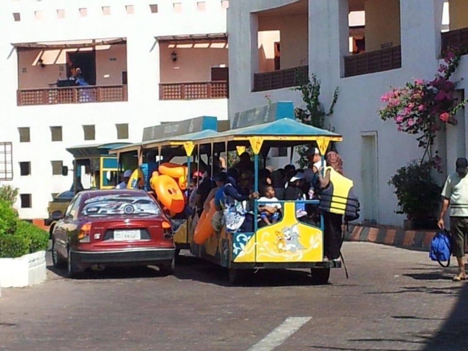 Taff Taff überfüllt wie in Indien Blend Club Aqua Resort