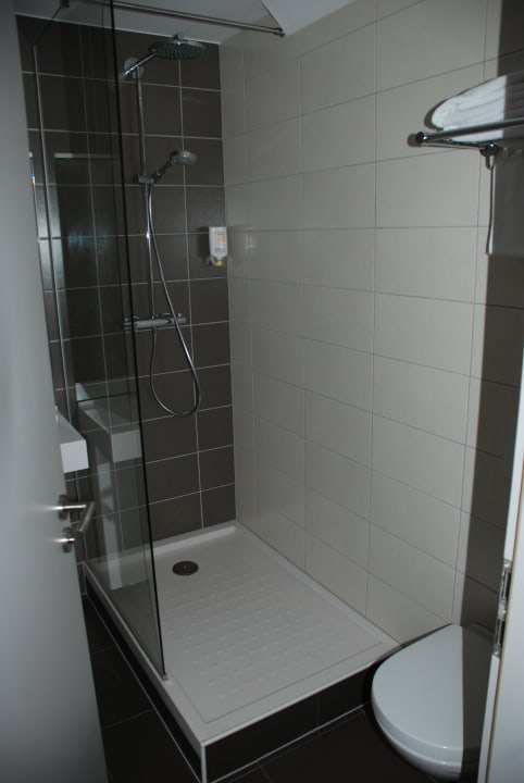 Dusche Hotel Turenne