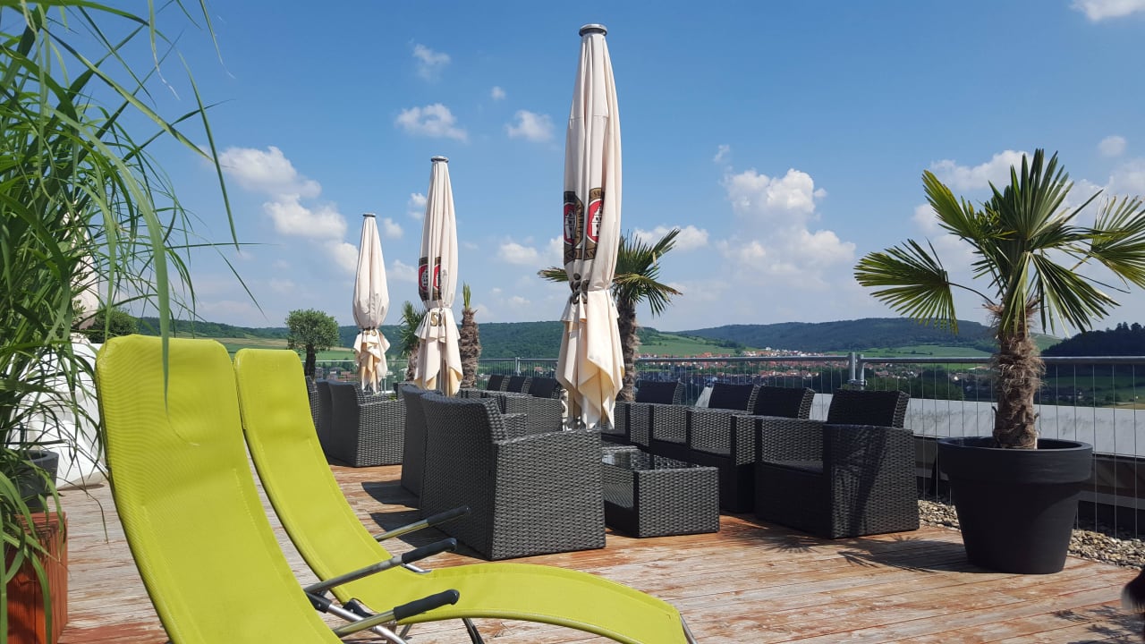 Sky-Lounge täglich bis 23 Uhr geöffnet Vitalhotel König am Park