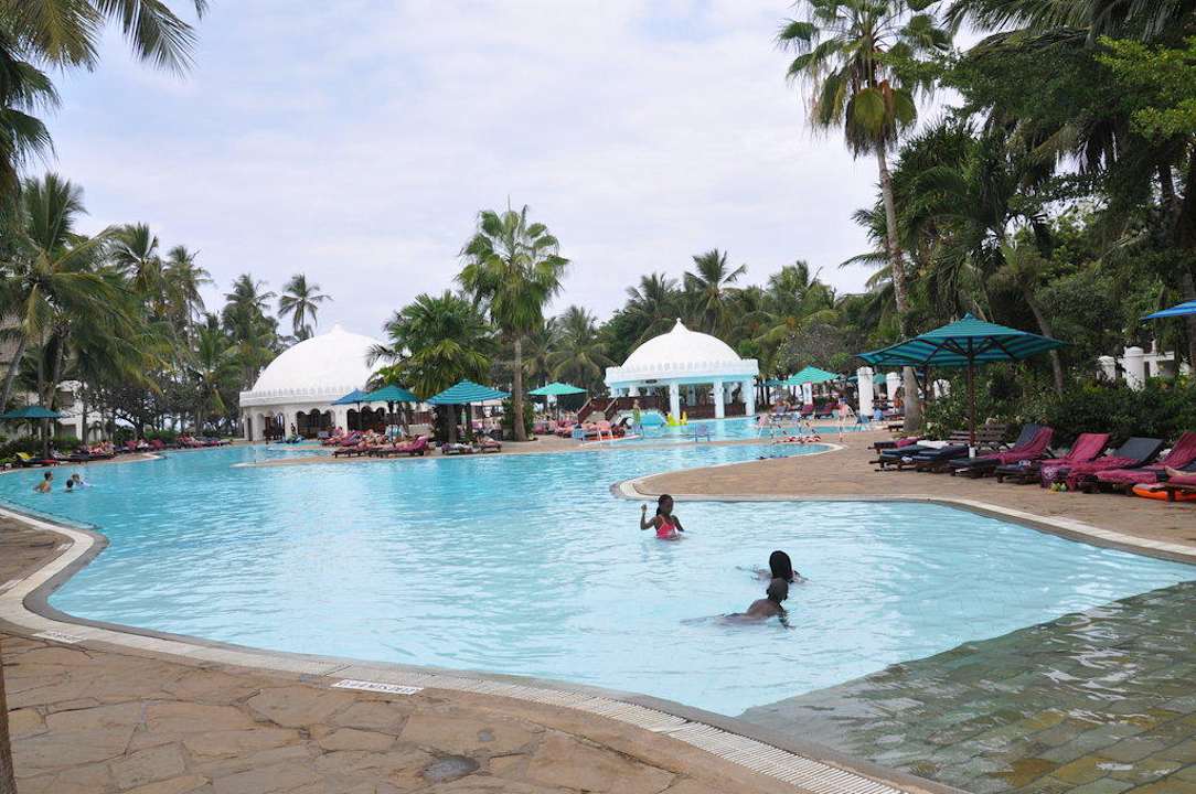 Poolanlage Hotel Southern Palms Beach Resort