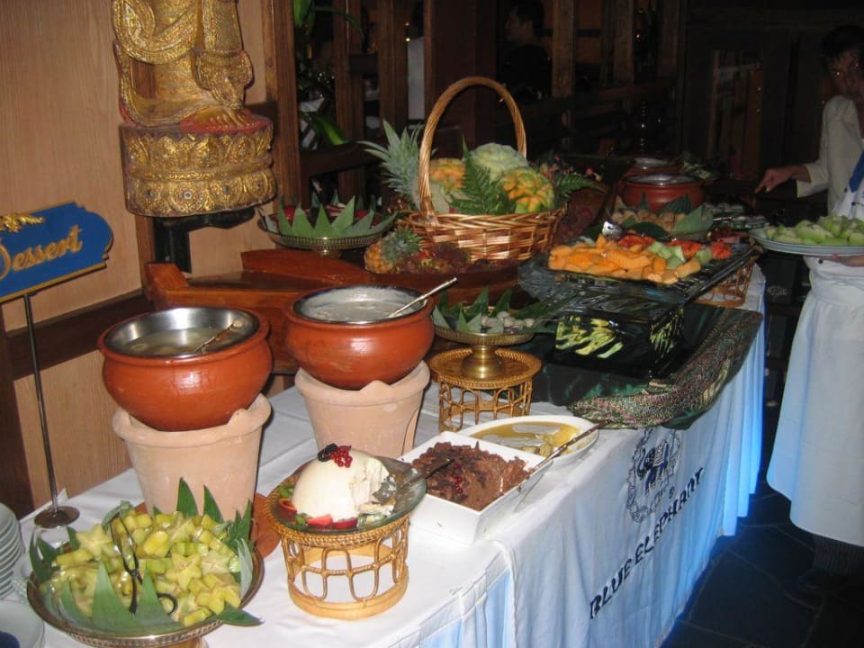 Buffet im Blue Elephant Mövenpick Grand Al Bustan Dubai
