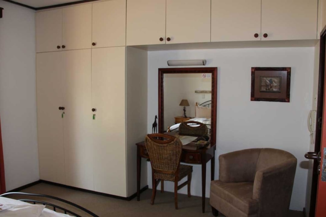 Schlafzimmer weitere Ansicht Wabi Game Lodge