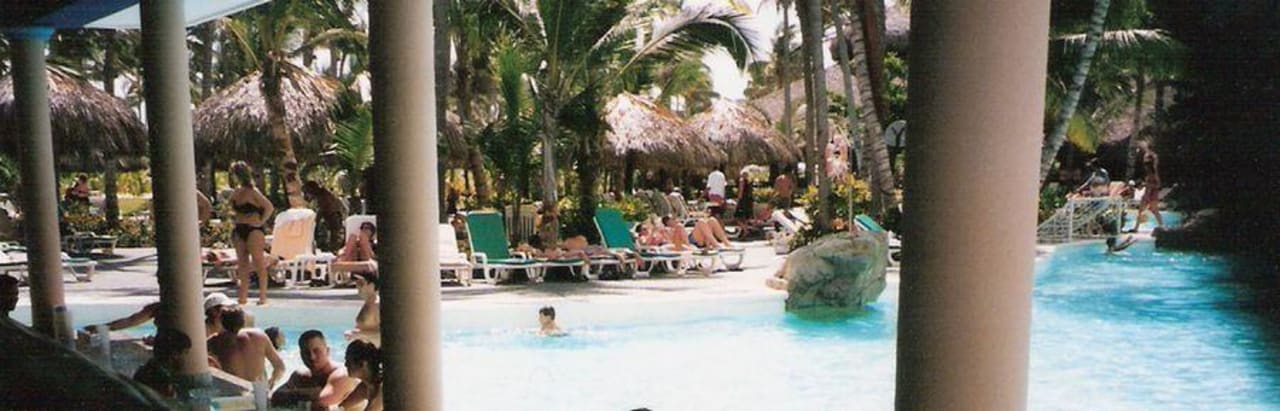 Pool Bar Hotel Riu Bambu