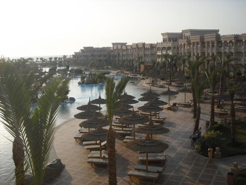 Garden with swimming pool Pickalbatros Palace Resort