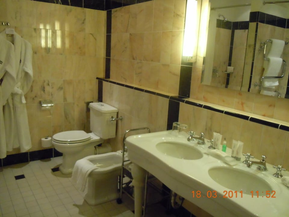 Badezimmer Le Méridien Grand Hotel Nürnberg