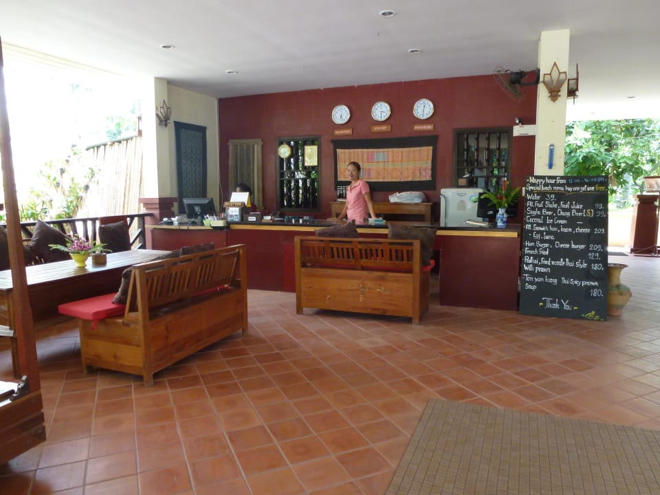 Blick von der Strasse Lawana Resort