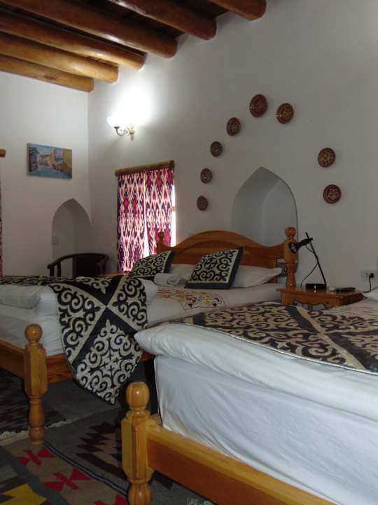 Zimmer Madrasah Polvon-Qori Boutique