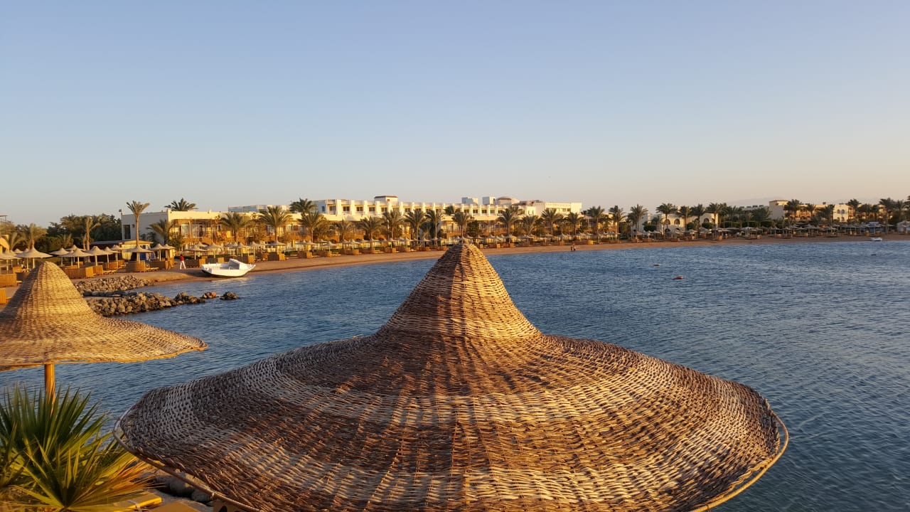 Blick vom Bella Vista auf die Bucht Desert Rose