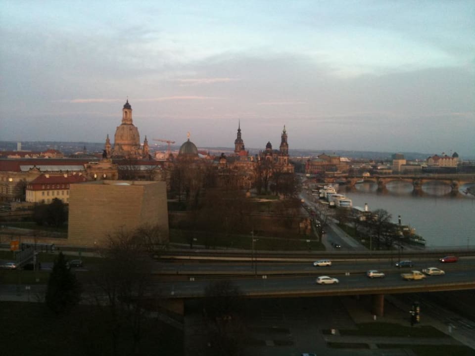 12. Etage mit Blick auf die Altstadt Hotel Am Terrassenufer