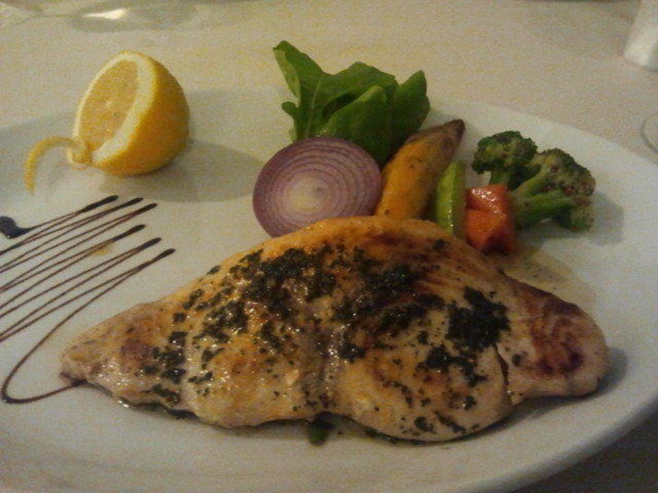 Hauptgericht im Sea Food Restaurand Royal Alhambra Palace