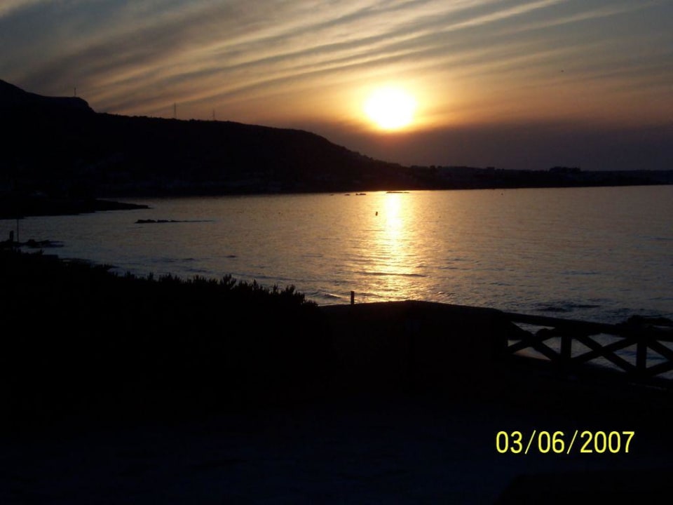 Abendstimmung am Hotelstrand Alexander Beach Hotel & Village Resort