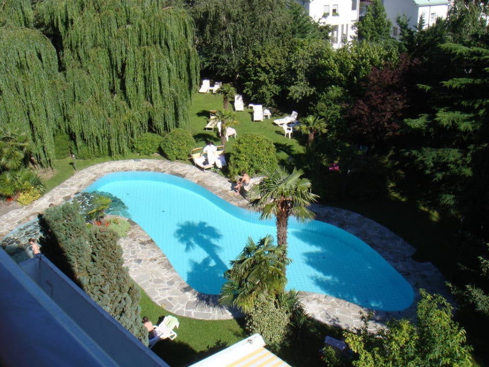 Blick vom Zimmer auf den Pool  Hotel Ruipacherhof