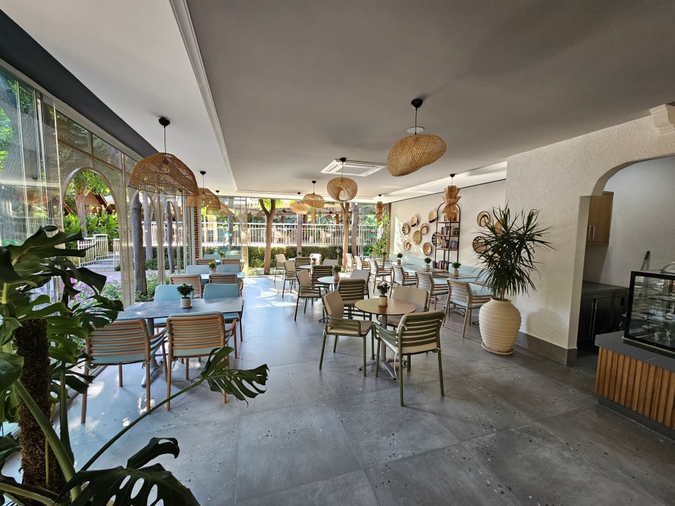 Gastro Can Garden Beach