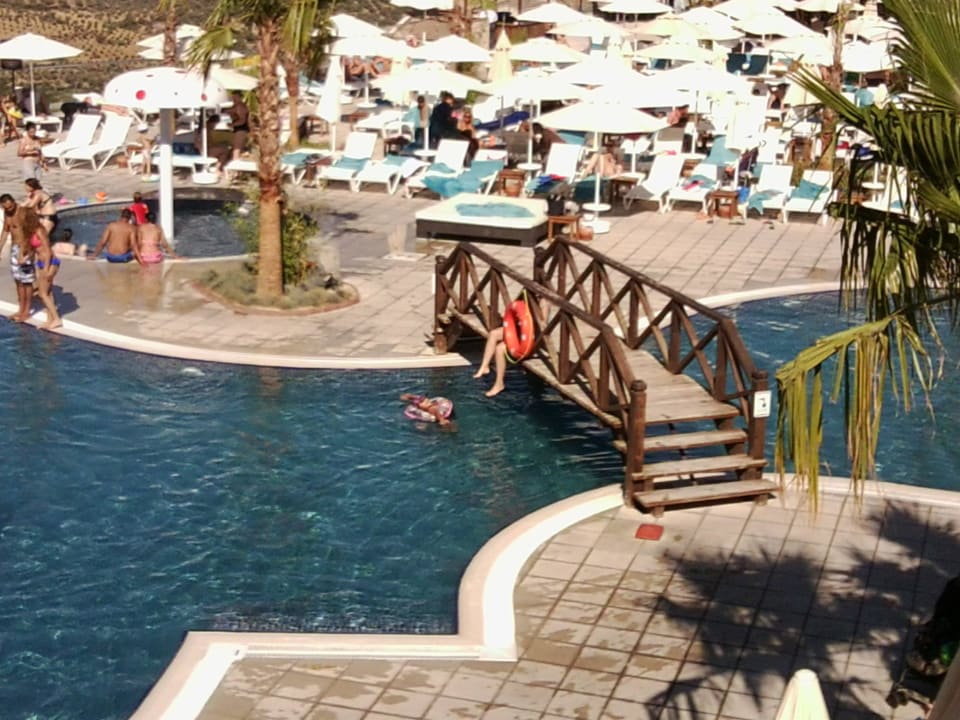 Hauptpoolanlage von oben Unique Residence Hotel Golf & Spa