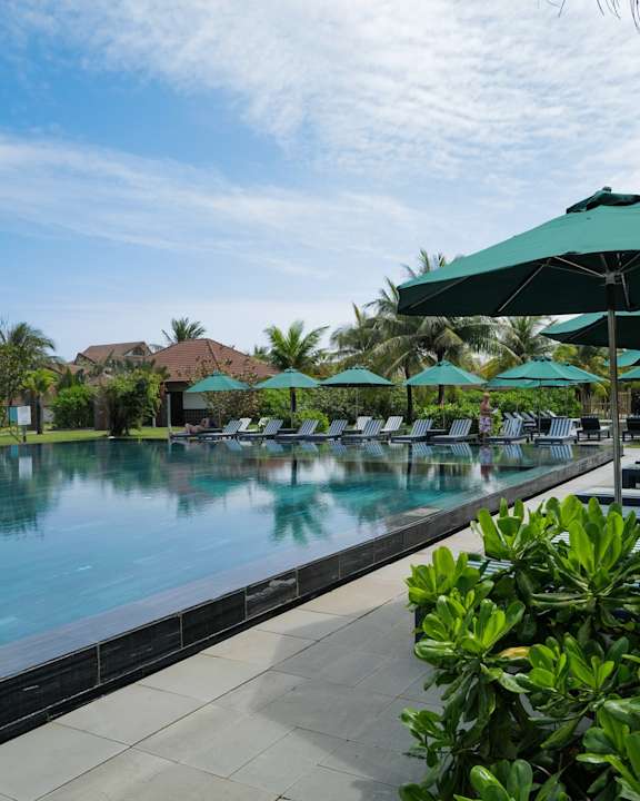 Pool ROBINSON NAM HOI AN