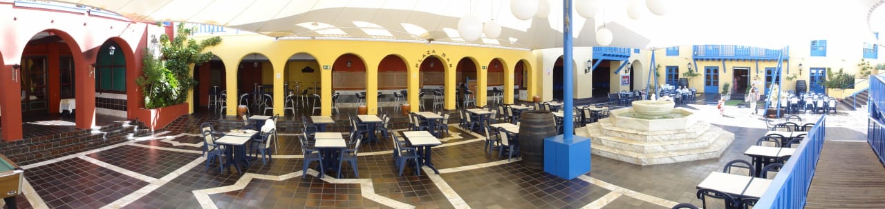 Panoramablick auf die Plaza-Bar Alua Suites Fuerteventura