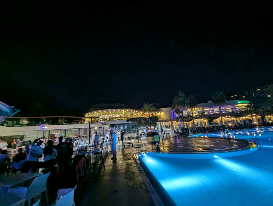 Pool VONRESORT Golden Coast