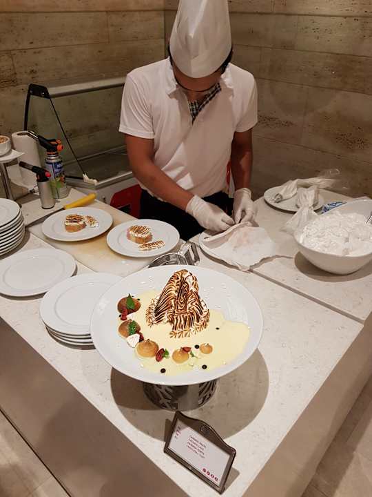 Gastro Acanthus Cennet Barut Collection