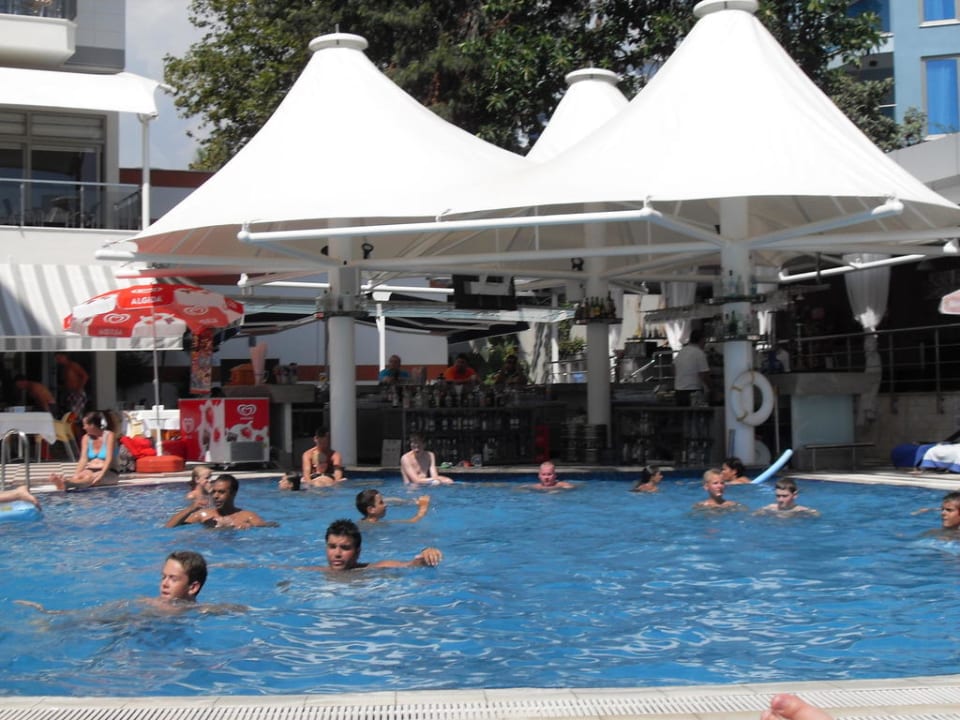 Pool Hotel Grand Okan