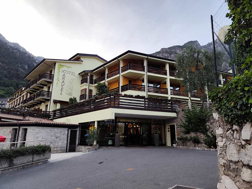 Außenansicht Hotel Caravel