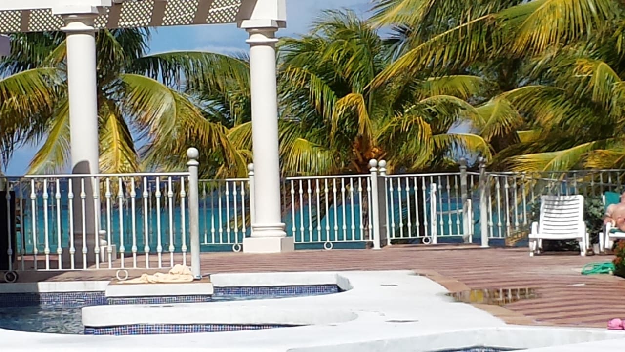 Blick vom Pool Richtung Meer Hotel Riu Ocho Rios
