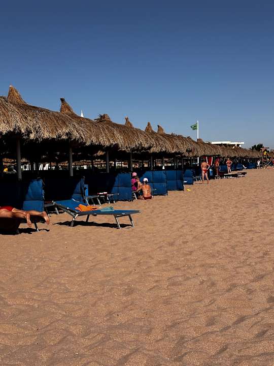 Strand Titanic Royal