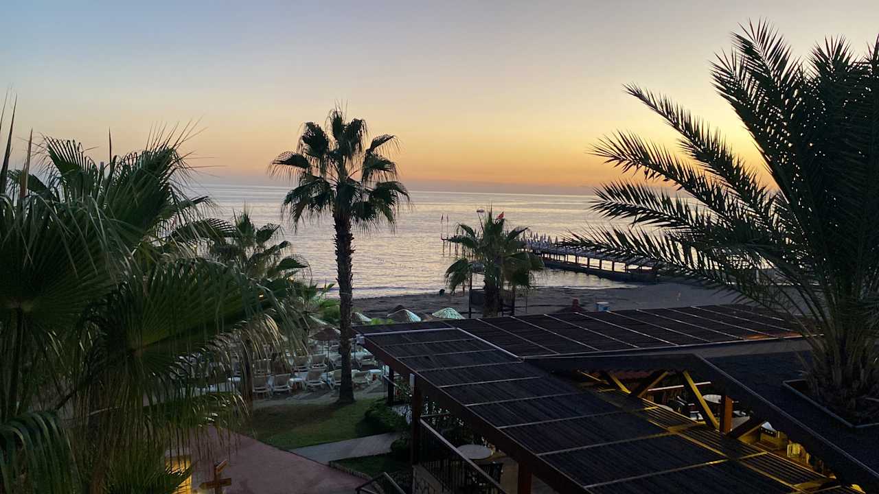 Strand Club Dizalya