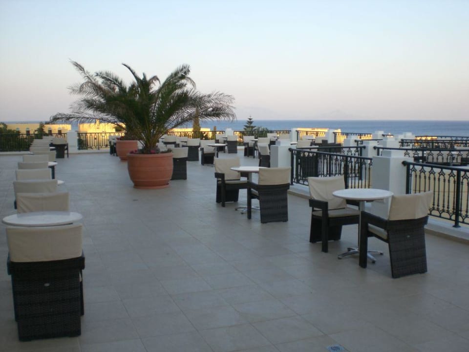 Lobby Außenterrasse Porto Bello Royal