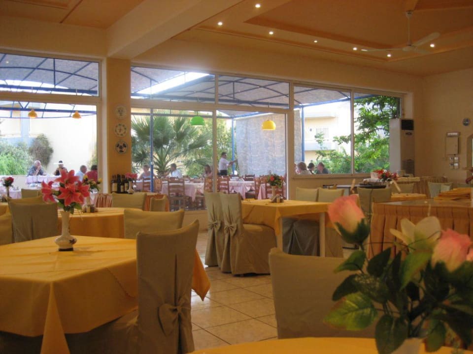 Im Restaurant Hotel Golden Odyssey