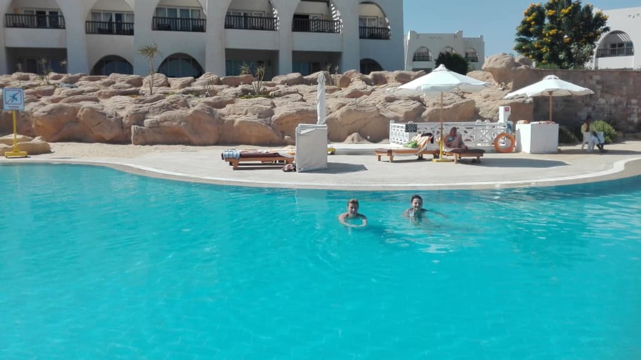 Basen  Hilton Marsa Alam Nubian Resort
