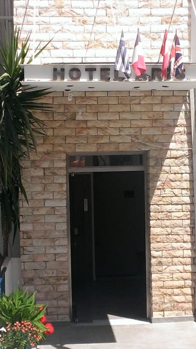 Eingang zum Hotel Hotel Aris