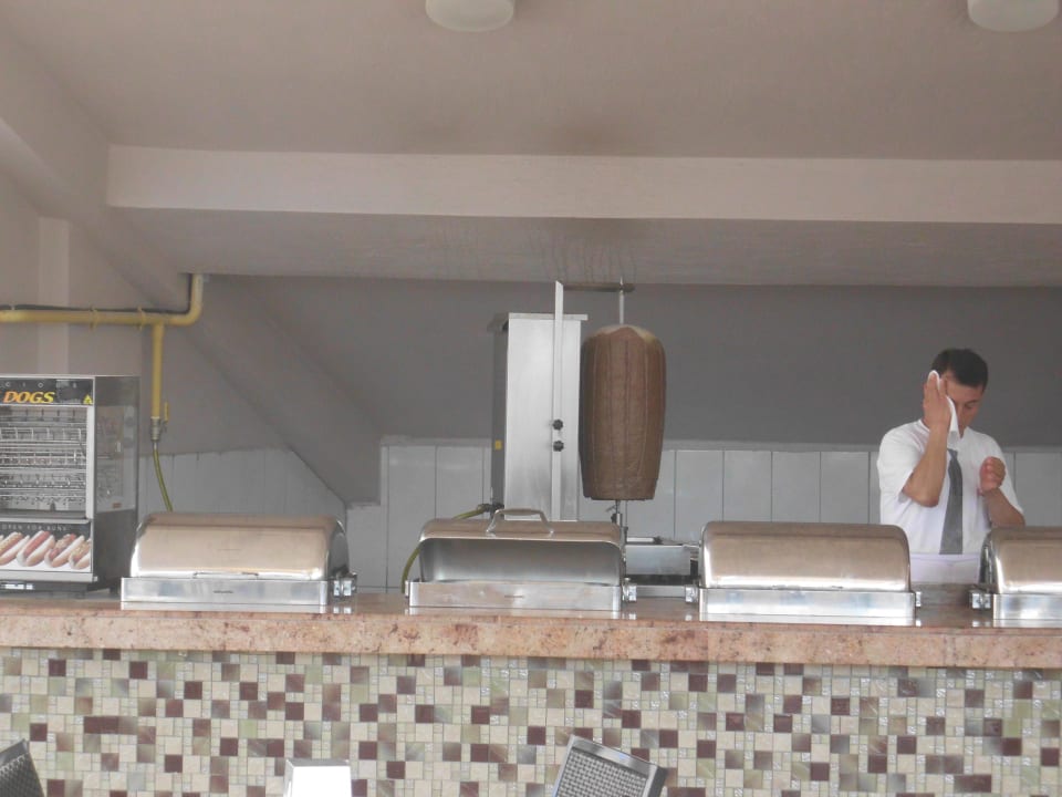 Im täglichen Wechsel Döner und Hähnchen - Döner lecker Hane Family Resort