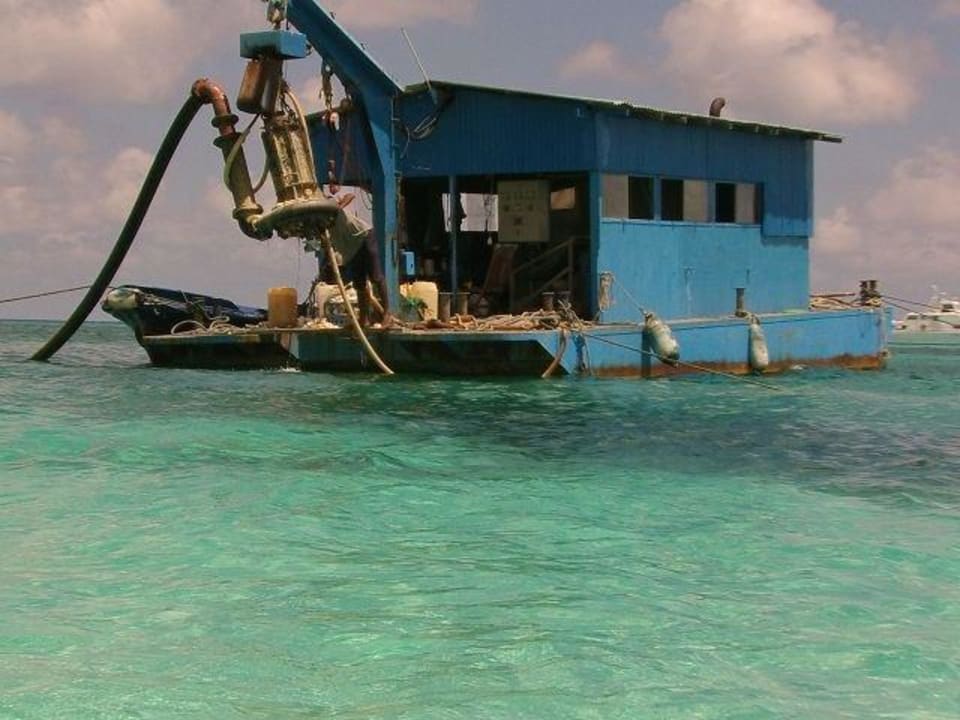 Sandpumpe Kuredu Island Resort & Spa