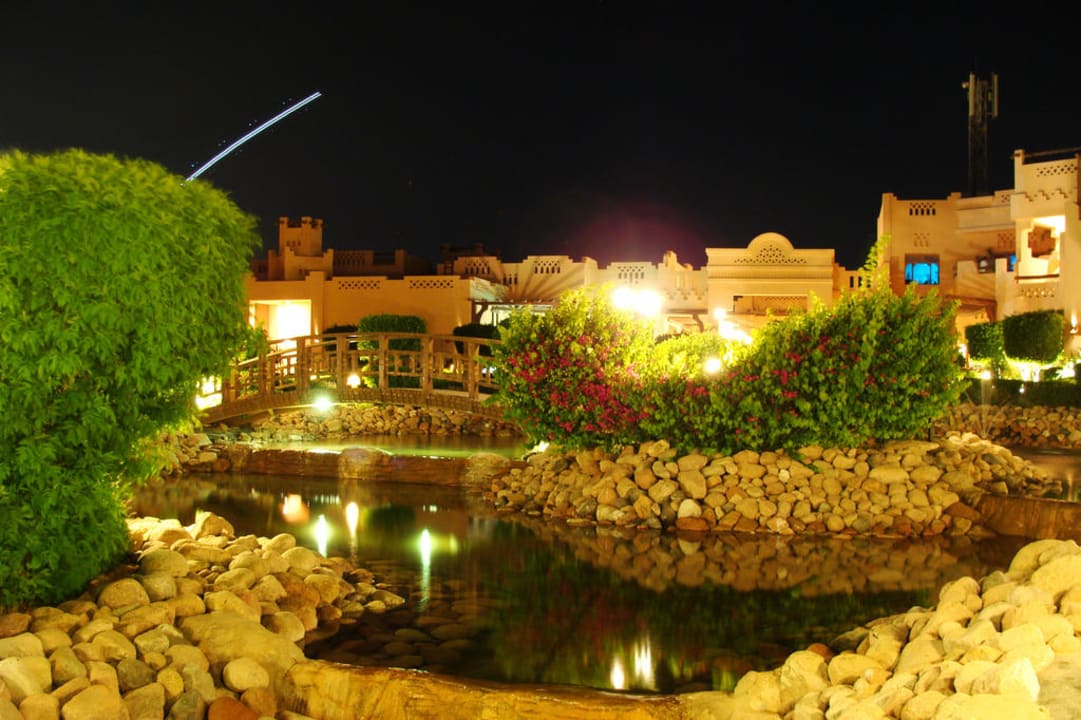 Garten bei Nacht Charmillion Sea Life Resort