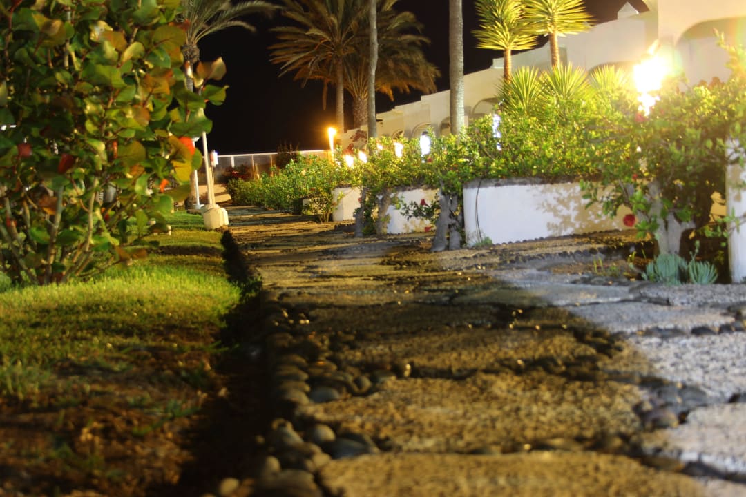 Bei Nacht Sahara Beach Club