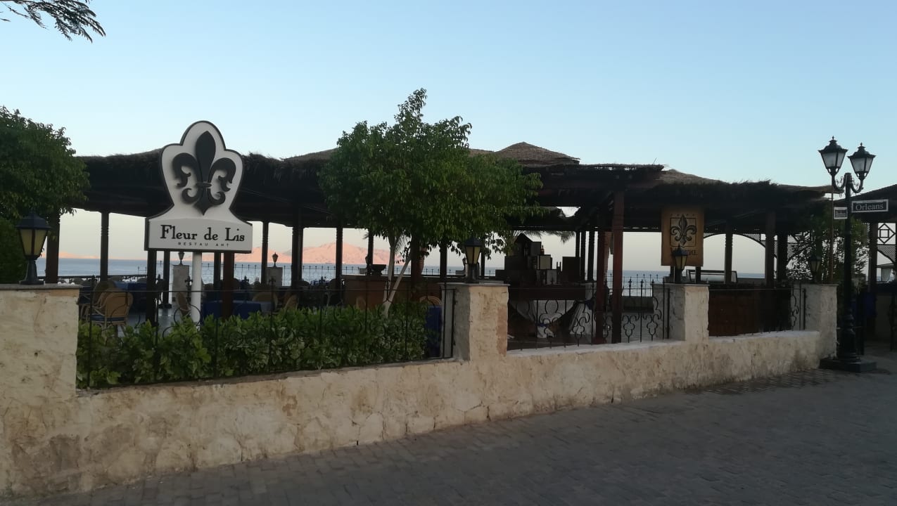 Gastro Sultan Gardens Resort