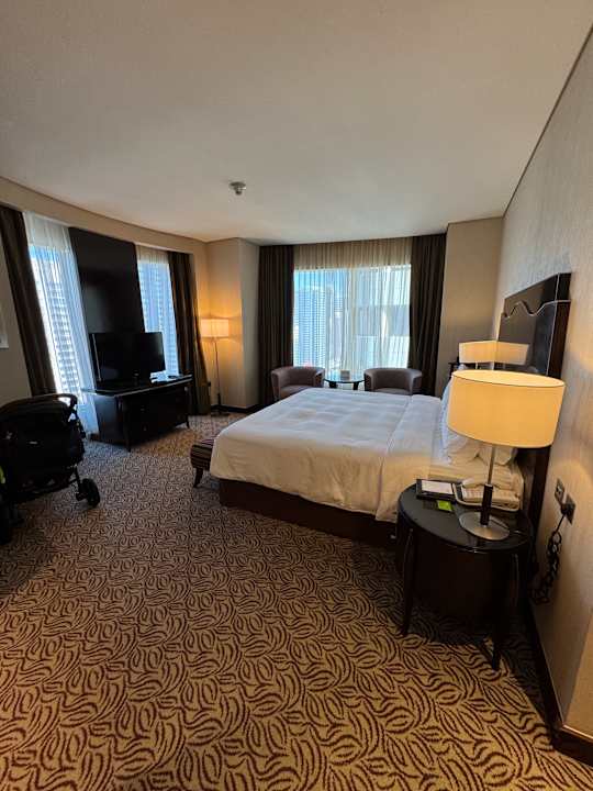 Zimmer Rose Rayhaan by Rotana