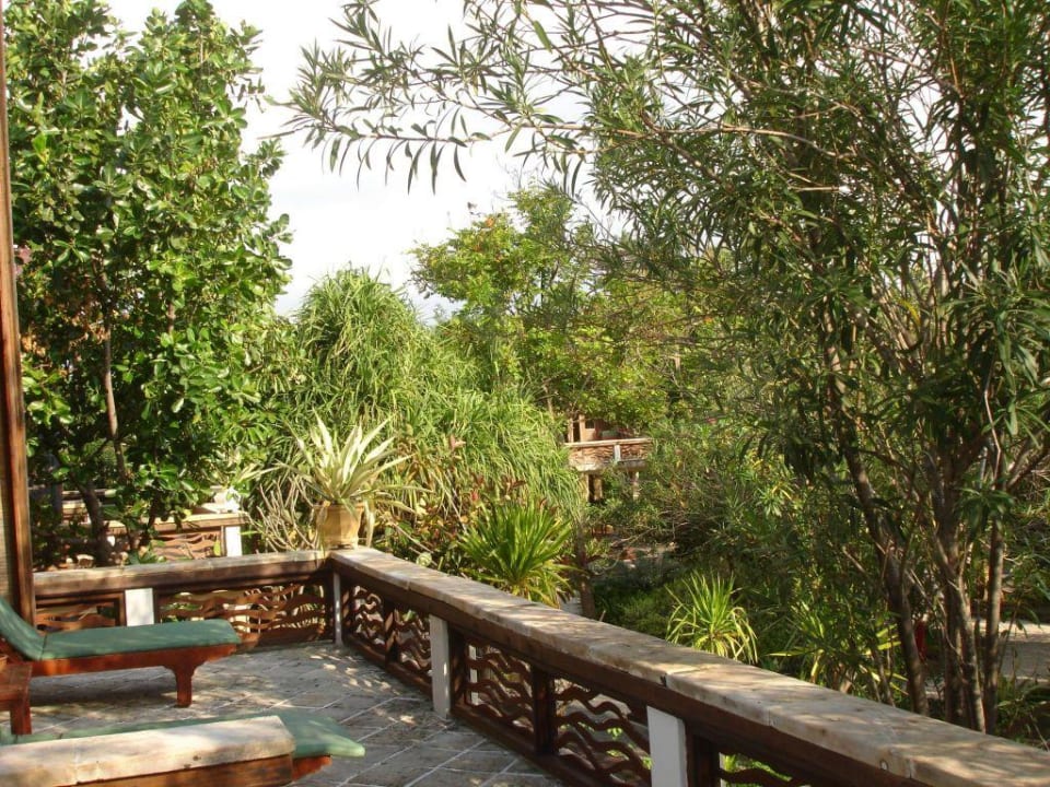 obere Etage des Lumbung Huts Hotel Vila Ombak