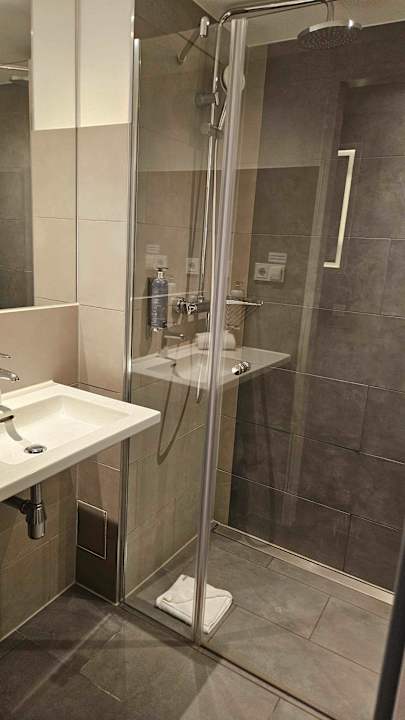 Zimmer Premier Inn Wiesbaden City Centre