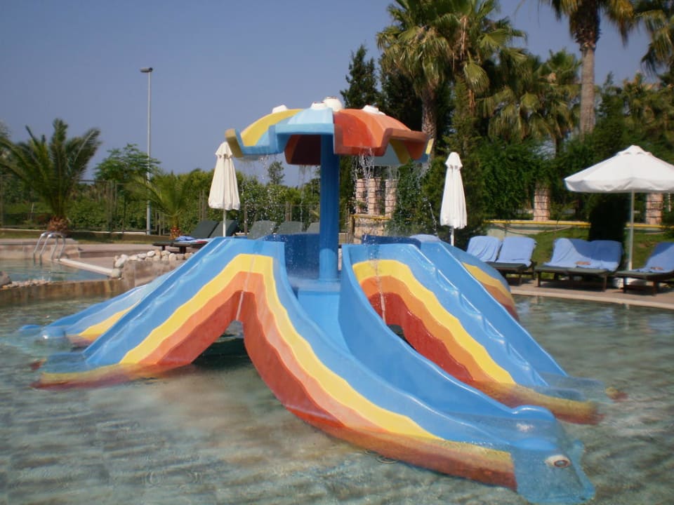 Amazon Waterworld Club Grand Side