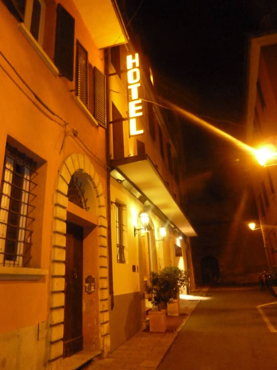 Wejście do hotelu Hotel Touring