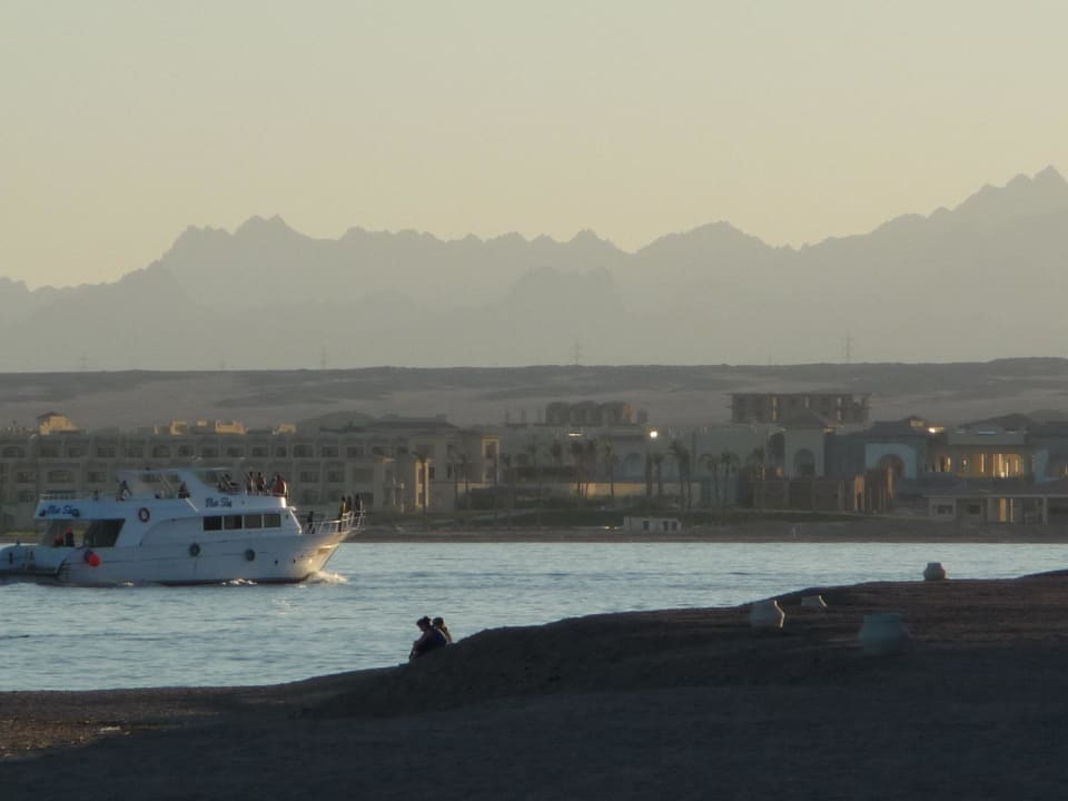 Makadibucht in der Dämmerung Hotel JAZ Makadi Star & Spa