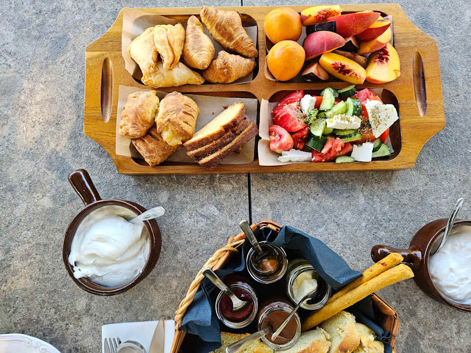 Gastro Hotel Leeda's Village