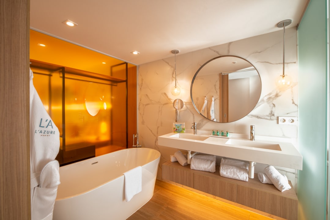 Zimmer L’Azure Hotel