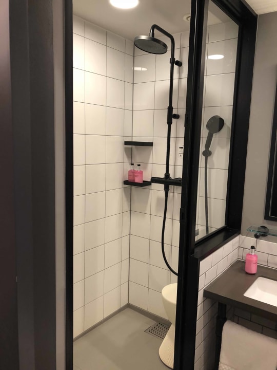 Zimmer MOXY Tokyo Kinshicho by Marriott