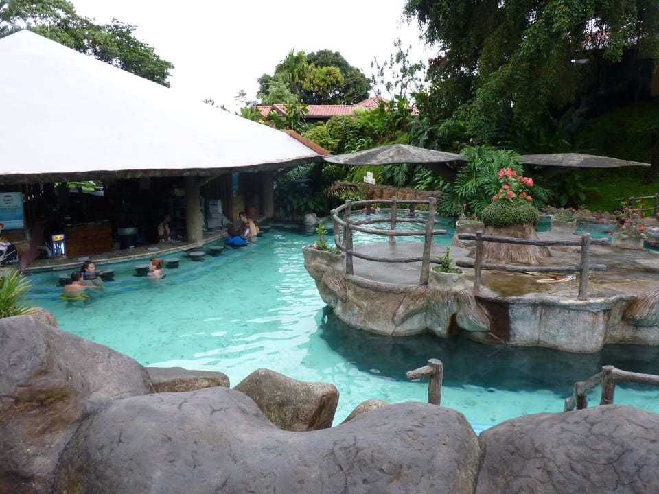 Warmwasserpool mit Wet-Bar Hotel Los Lagos