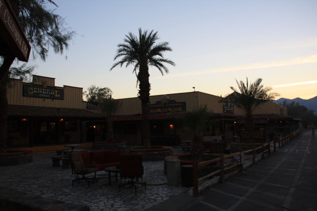 Mit cafe und Supermarkt The Ranch at Death Valley