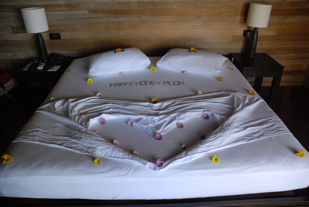 Honeymoon-Bett Mirihi Island Resort